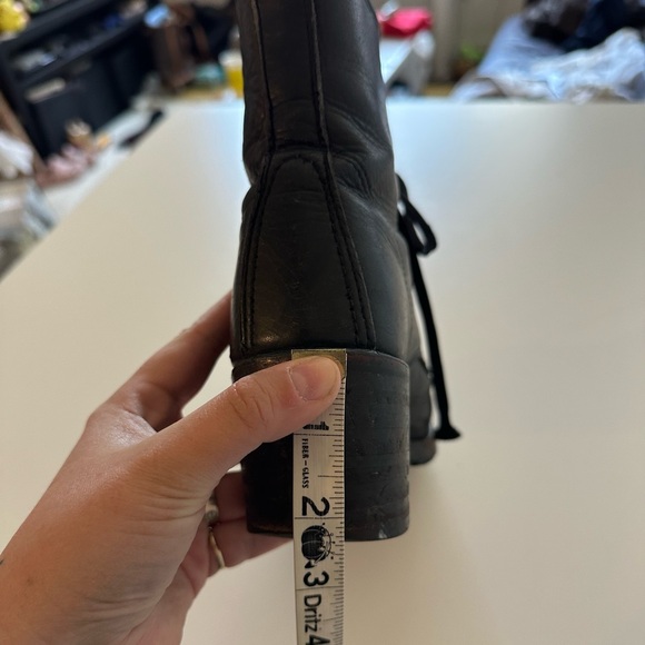 Vintage Frye Sabrina 6G Black Leather Boots 8.5 USA Lace Up Combat Block Heel - Picture 6 of 7